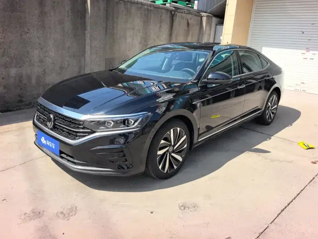 Фотография автомобиля — Volkswagen Passat