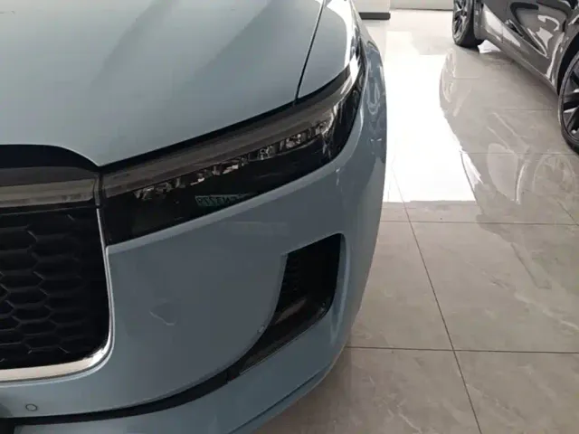 Li Auto ONE — Фото автомобиля 23