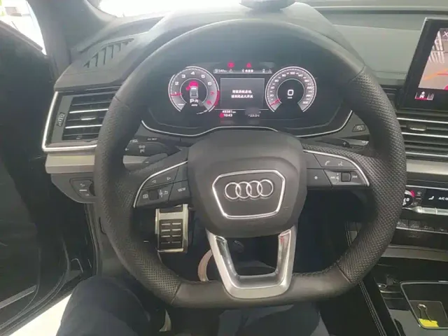 Audi Q5L — Фото автомобиля 10