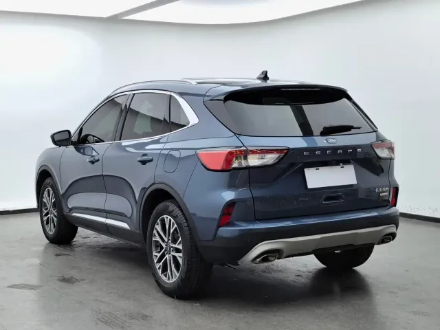 Ford Escape — Фото автомобиля 6