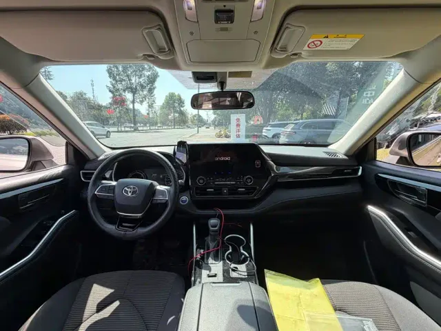 Toyota Highlander — Фото автомобиля 13