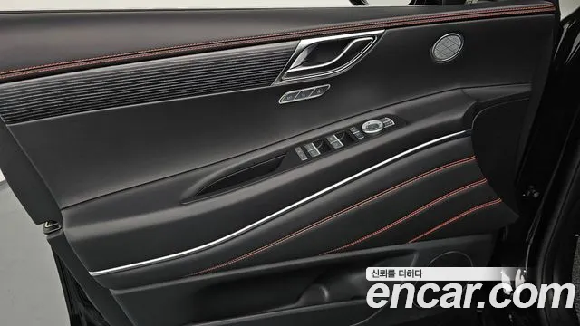 Genesis GV80 — Фото автомобиля 23