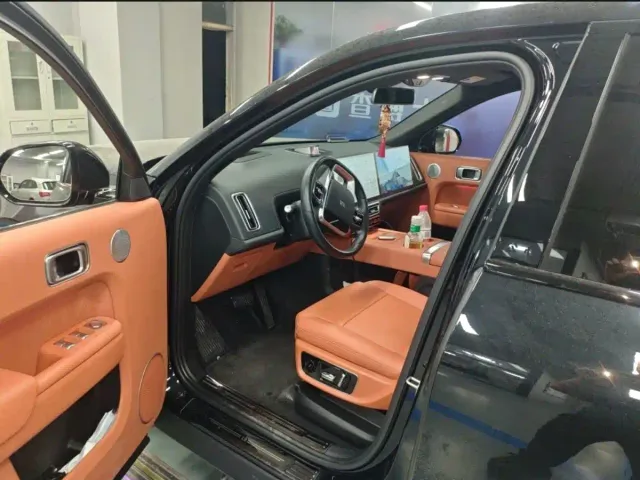 Li Auto L9 — Фото автомобиля 3
