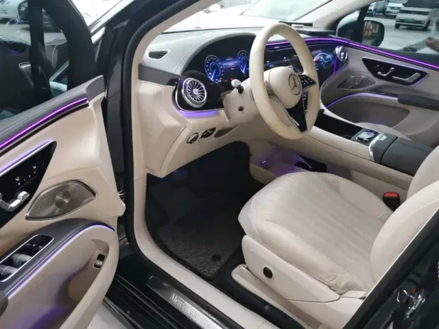 Mercedes-Benz EQS SUV — Фото автомобиля 14