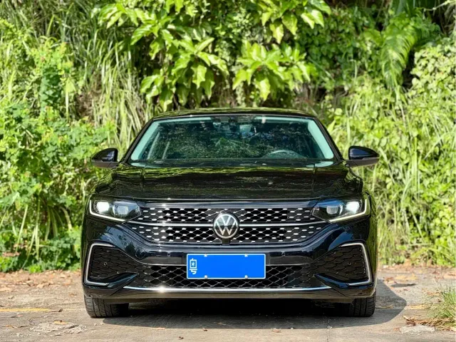 Volkswagen Passat — Фото автомобиля 2