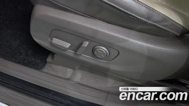Kia Canival Carnival 4 поколение Бензин 9 мест Hi-Limousine — Фото автомобиля 22