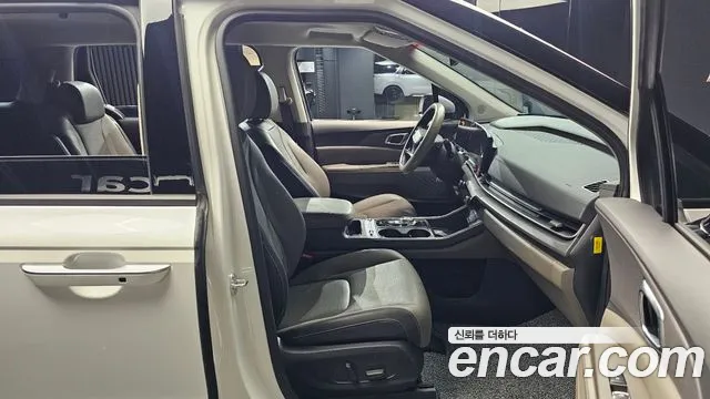 Kia Carnival Generation 4 — Фото автомобиля 11