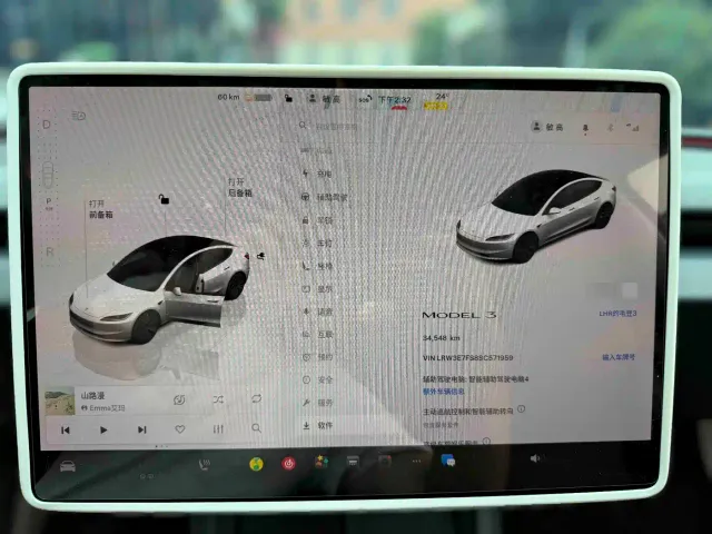 Tesla Model 3 — Фото автомобиля 5