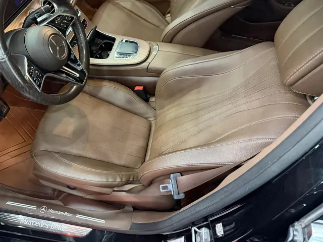 Mercedes-Benz E-Class — Фото автомобиля 12