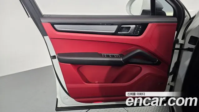 Porsche Cayenne — Фото автомобиля 24