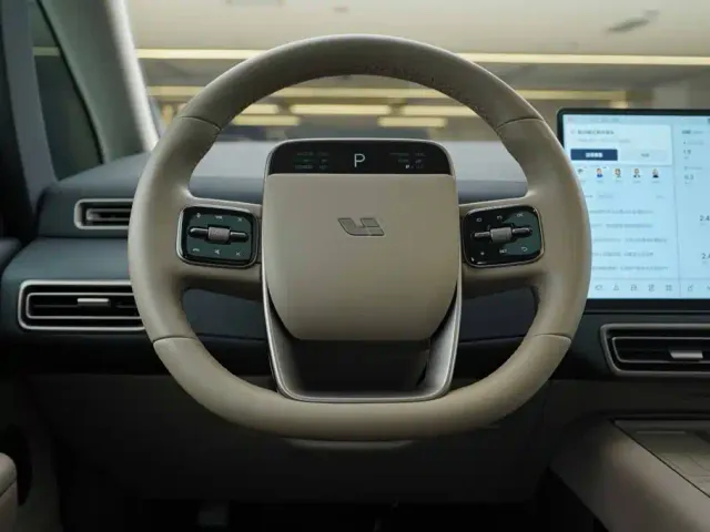 Li Auto MEGA — Фото автомобиля 15