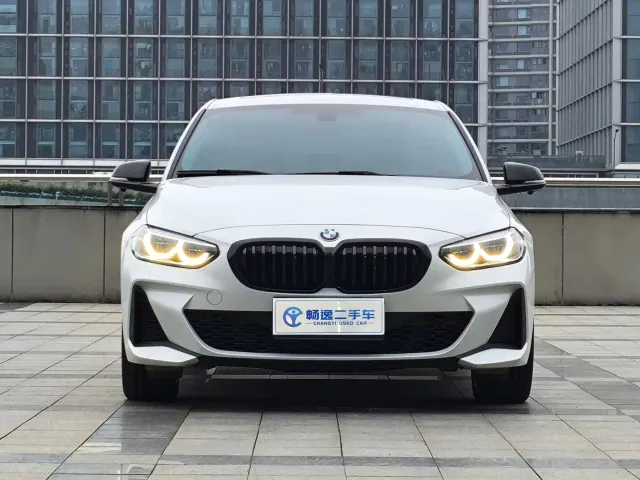 BMW 1 Series — Фото автомобиля 2