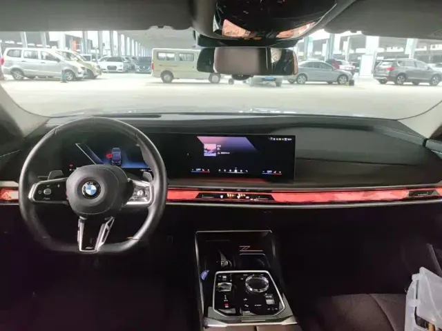 BMW 7 Series — Фото автомобиля 11