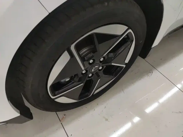 Wuling Starlight — Фото автомобиля 22