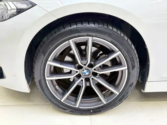 BMW 3 Series — Фото автомобиля 7
