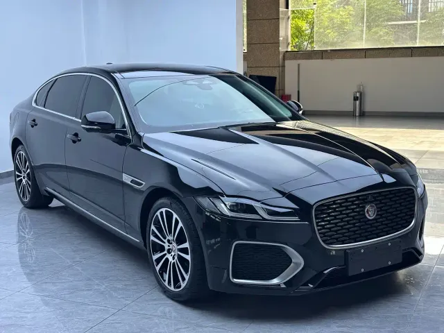 Jaguar XFL — Фото автомобиля 5