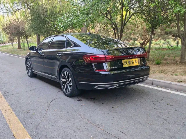 Volkswagen Passat — Фото автомобиля 9