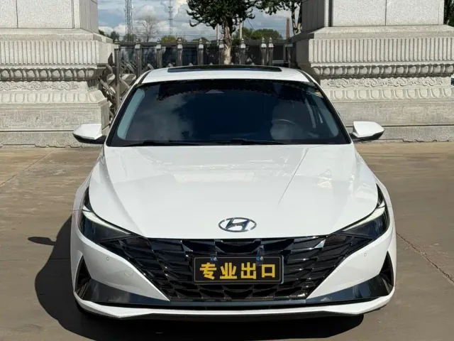 Hyundai Elantra — Фото автомобиля 2