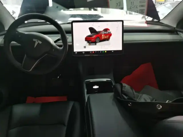Tesla Model Y — Фото автомобиля 9