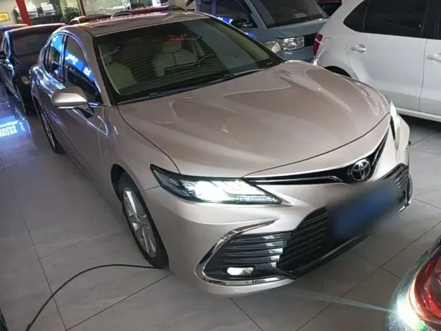 Toyota Camry — Фото автомобиля 3