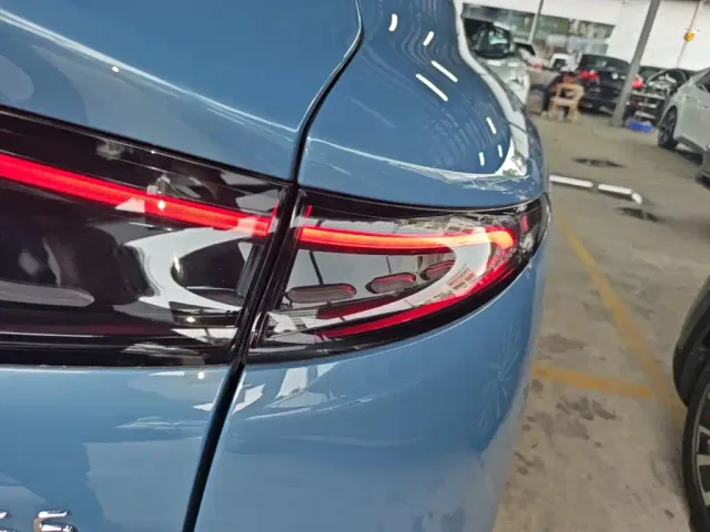 IM Motors LS6 — Фото автомобиля 7