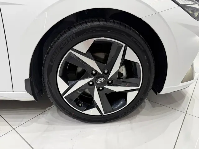 Hyundai Elantra — Фото автомобиля 21