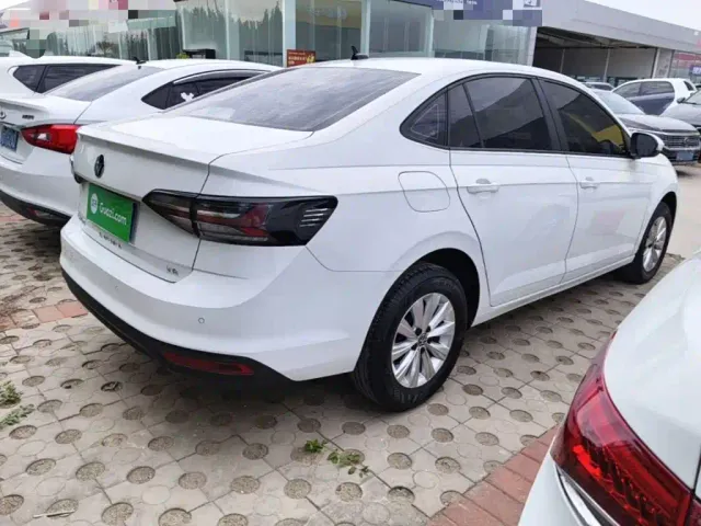 Volkswagen Lavida — Фото автомобиля 6