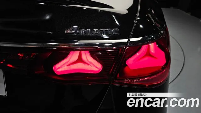 Mercedes-Benz E-Class — Фото автомобиля 21