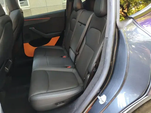 Tesla Model Y — Фото автомобиля 16