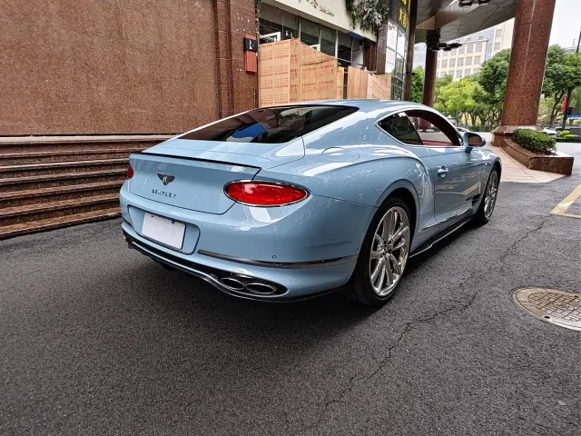 Bentley Continental — Фото автомобиля 8