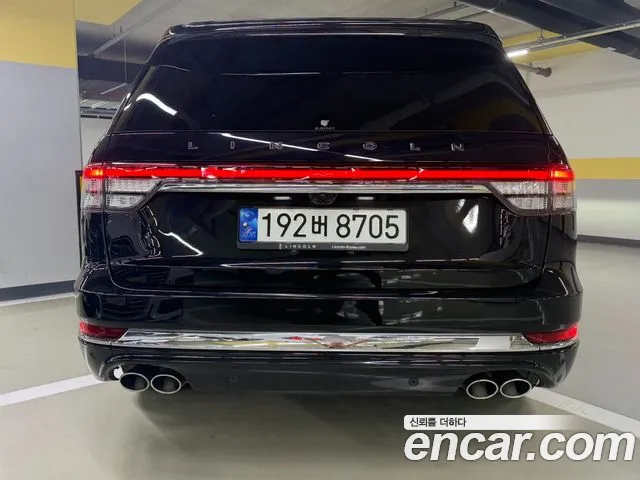 Lincoln Aviator — Фото автомобиля 4