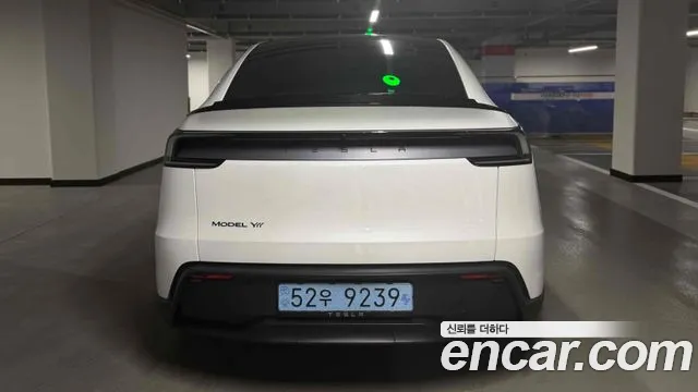 Tesla Model Y — Фото автомобиля 4