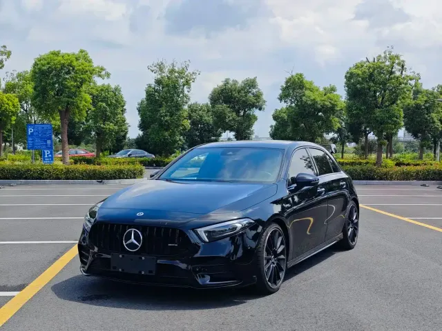 Фотография автомобиля — Mercedes-Benz A-Class AMG
