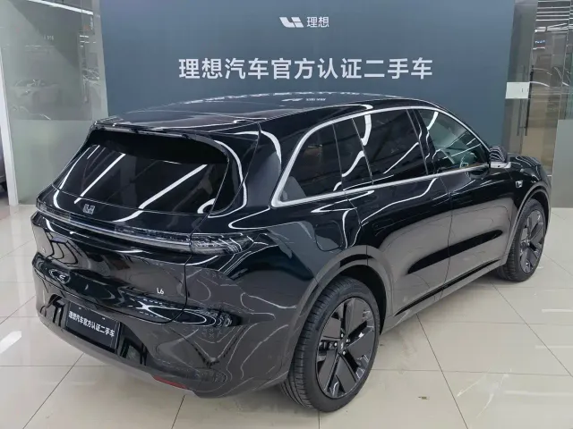 Li Auto L6 — Фото автомобиля 16