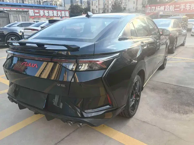 Dongfeng Yixuan — Фото автомобиля 4