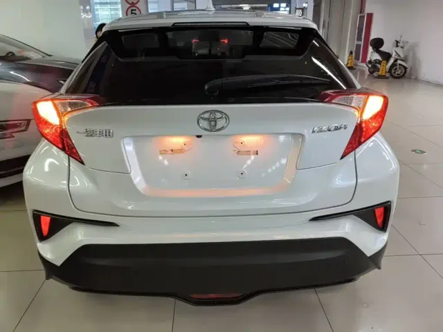 Toyota IZOA — Фото автомобиля 5