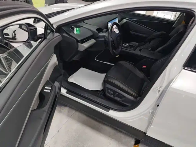 Toyota bZ5 — Фото автомобиля 15