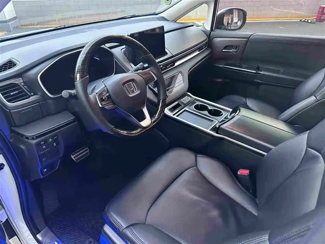 Honda Odyssey 2022 2.0L e:HEV Sharp·Enjoyment Edition — Фото автомобиля 11