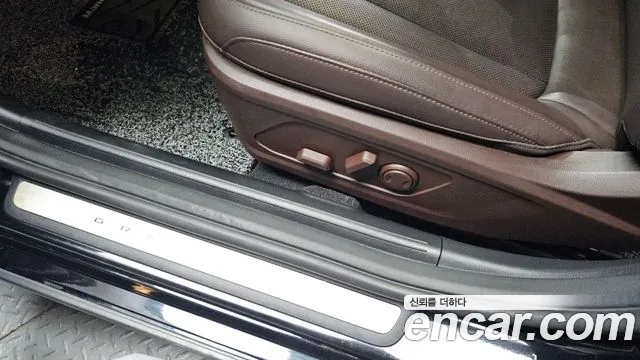 Hyundai Grandeur Grandeur (GN7) 2.5 Бензин 2WD — Фото автомобиля 28