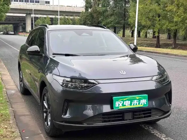 Leapmotor C11 — Фото автомобиля 3