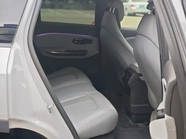 Nio ES6 — Фото автомобиля 10