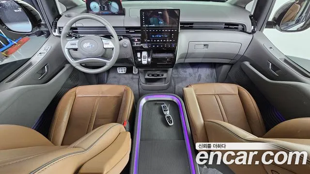Hyundai Staria Staria 4WD Lounge 7 мест — Фото автомобиля 7