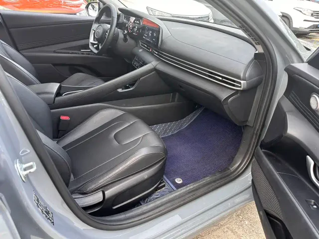 Hyundai Elantra — Фото автомобиля 8