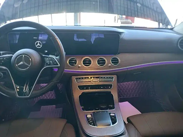 Mercedes-Benz E-Class — Фото автомобиля 12