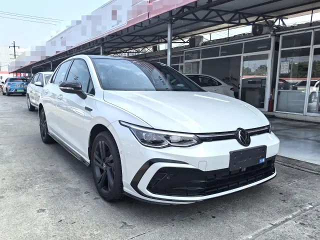 Volkswagen Golf — Фото автомобиля 3