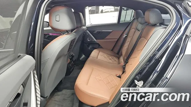 BMW i5 — Фото автомобиля 23