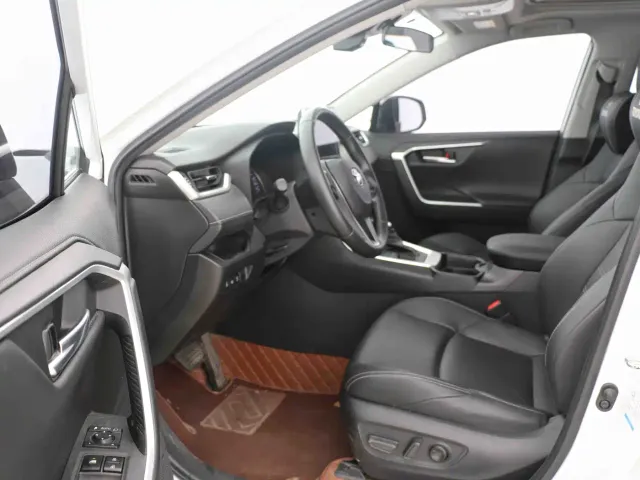 Toyota Wildlander — Фото автомобиля 12
