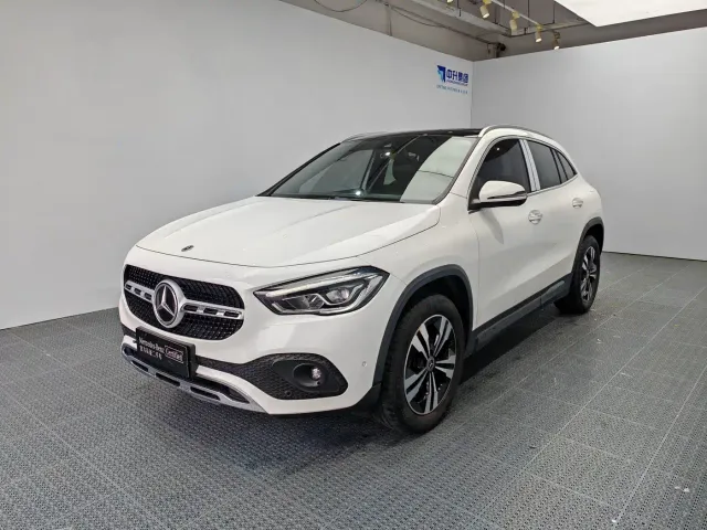 Фотография автомобиля — Mercedes-Benz GLA-Class