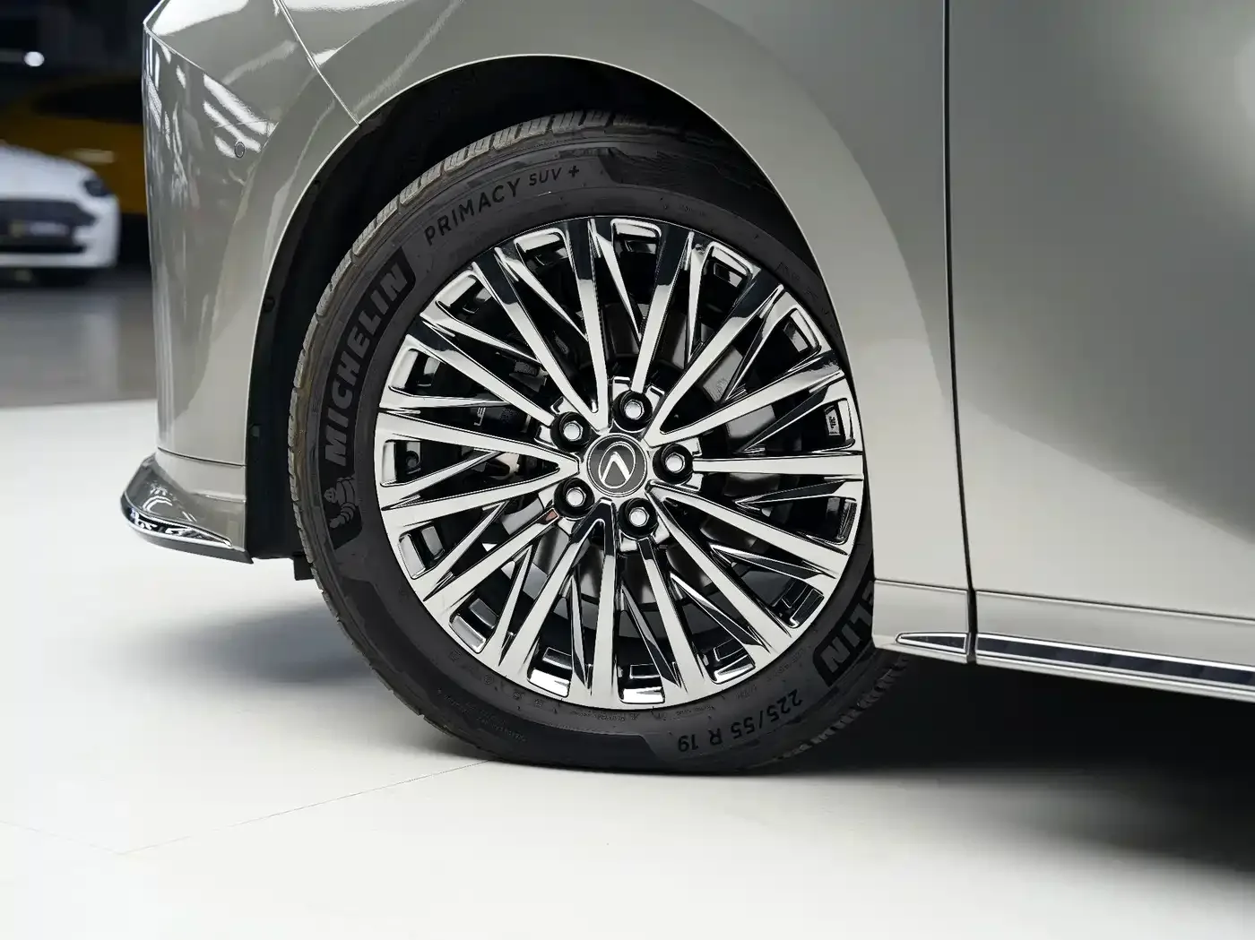 Lexus Lexus LM 2025 Model 500h Six-Seater Prestige Edition — Фото автомобиля 11