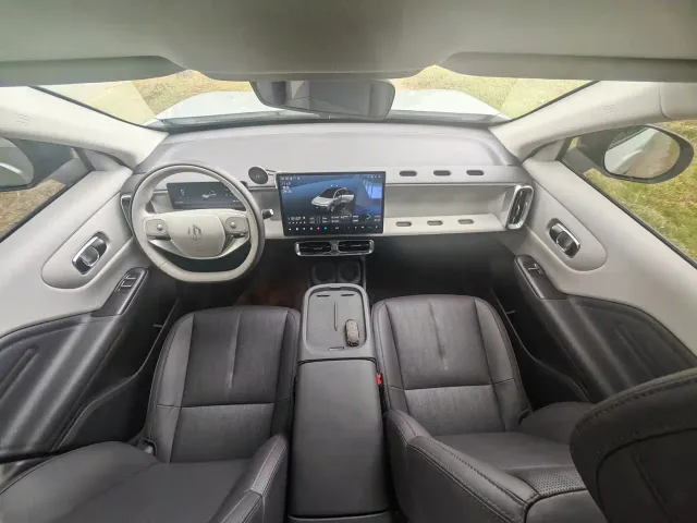 Leapmotor Leapmotor B10 2025 600 Joy Edition — Фото автомобиля 11